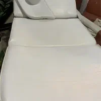 تخت ماساژ و پاکسازی پوست