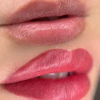مدل برای شید لب