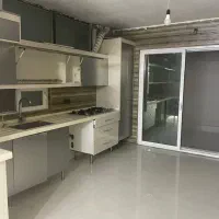۹۰ متری همکف جنوبی با حیاط اختصاصی