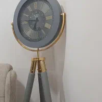 ساعت ایستاده