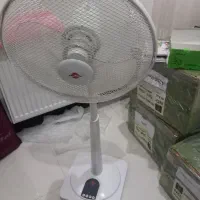 پنکه درحدنوبعلت جابه جایی بفروش میره