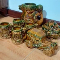 تعدادی‌ظروف‌قدیمی‌دکوری‌شیک