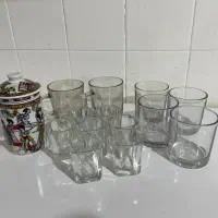 لیوان دمنوش‌ساز چینی، تعدادی لیوان و استکان