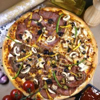 آشپز یا کمک آشپز(همراه آموزش) لاین پیتزا