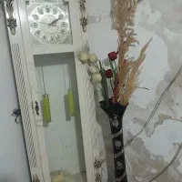 یک عدد ساعت ایستاده در حد نوه سالم