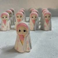 مجسمه دختر چادری همراه با سجاده|مجسمه، تندیس، ماکت|یزد, |دیوار