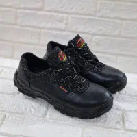 کفش کار ایمنی آهنی و معمولی طبی باکیفیت|کیف، کفش، کمربند|برخوار, |دیوار