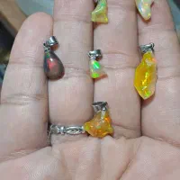 آویزهای سنگ اپال