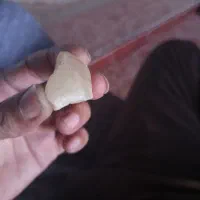 یاقوت سفید متمایل به زرد