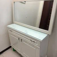 آیینه و کنسول