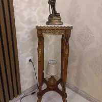 میز چوبی تلفن وآباژور