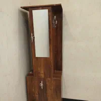 جاکفشی ایستاده سالم بدون هیچ خط وخشی