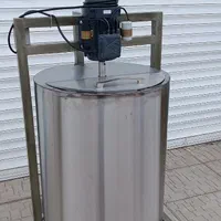 شیرسردکن/دوغ زن / کره گیر / شیردوش/خامه گیر