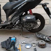 تعویض تسمه سرویس کلاچ موتور های اسکوتری درمحل شما