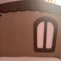 تخت نوجوان با خوشحواب