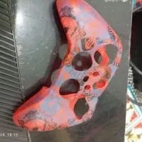 ایکس باکس وان|کنسول، بازی ویدئویی و آنلاین|رباط‌کریم, کیکاور|دیوار