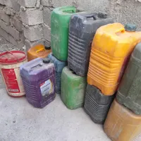 تعدادی گالن  20  لیتری