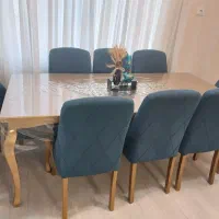 میز وصندلی غذاخوری خوری ۸ نفره و۳ عدد فرش
