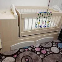 تخت نوزاد گهواره ای