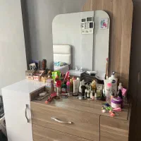 تخت دو نفره و میز آرایش|تخت و سرویس خواب|کرمانشاه, |دیوار