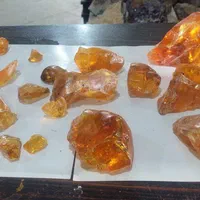 گوهر کهربا طبیعی اصل جواهری