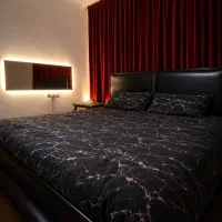 سوئیت اتاق آینه ای دربست