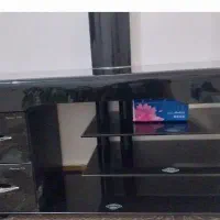 میز تلویزیون شیشه ترک