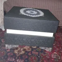 مبل پنچ نفره بادومیز کار کرده قیمت ۵میلیون