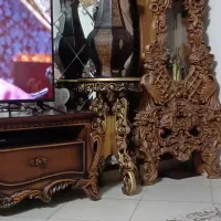 میز ،میز کنار مبلی ، میز کنار سالنی ،با گلدان