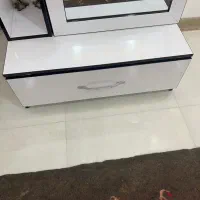 سرویس خواب دو نفره، خوشخواب و میز توالت|تخت و سرویس خواب|صدرا-فارس, فاز ۱|دیوار