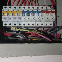 نیازمند کارگر ساده یا نیمه ماهر برق ساختمان|استخدام معماری، عمران و ساختمانی|اهواز, آریاشهر|دیوار