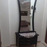 آینه و کنسول کار کرده  در حد نو
