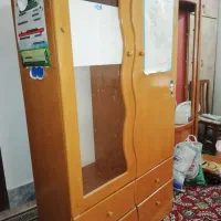 دروار با آینه تمام چوب دارای 4کشو و کمد چوبی بچه