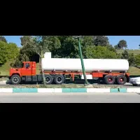 ماک مدل ۱۹۸۰ همراه با تریلی تانکر و کف