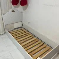 دو عدد تخت یک نفره با کفی|تخت و سرویس خواب|همدان, |دیوار