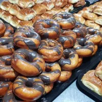 استخدام نیروی کار در کارگاه شیرینی پزی (قنادی)