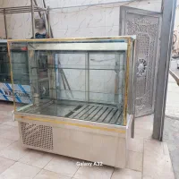 یخچال مکعبی ویترینی طلای ۱نیم متری درحد نو|کافیشاپ و رستوران|نسیمشهر, |دیوار