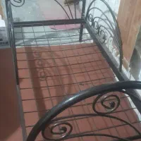 تخت خواب فلزی