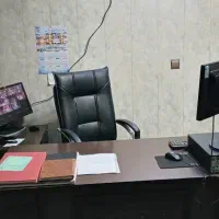 کار در در دفتر پمپ بنزین