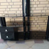زیر تلویزیونی شیشه ای کار کرده ولی خدایی نونو