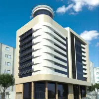 فروش-خانه-ویلایی-دوونیم-طبقه-خیابان-20-متری