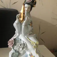 مجسمه بانوی چینی