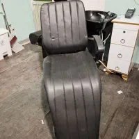 دوعددصندلی اصلاح،سرشور،میزناخن|آرایشگاه و سالن‌های زیبایی|چابهار, |دیوار