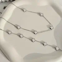 گردنبند و دستبند