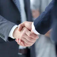 استخدام مشاور