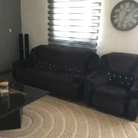 مبل ۷ نفره  کار کرده به همراه میز وسط