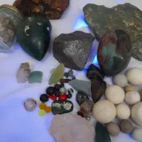 فروش کلیه سنگهای قیمتی یک کارگاه سنگ تراشی