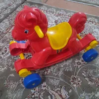 اسب دو حالته|اسباب‌بازی بچه|قم, شهرک مهدیه (مدرس)|دیوار
