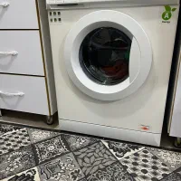 ماشین لباسشویی آبسال کاملا تمیز و سالم