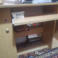 میز تحریر و کامپیوتر